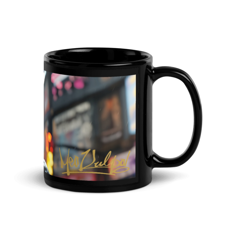 The mug showcases the enchanting design of Future Girl, embodying the spirit of MeaKulpa's vision for the future. It's not just a mug; it's an artistic expression, the MeaKulpa gold logo graces the mug, adding a luxurious and distinctive touch. This emblem of distinction reinforces the mug's connection to the dynamic MeaKulpa brand.